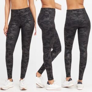 Spanx Faux Leather Tummy Control Matte Black Camo Leggings Size Large